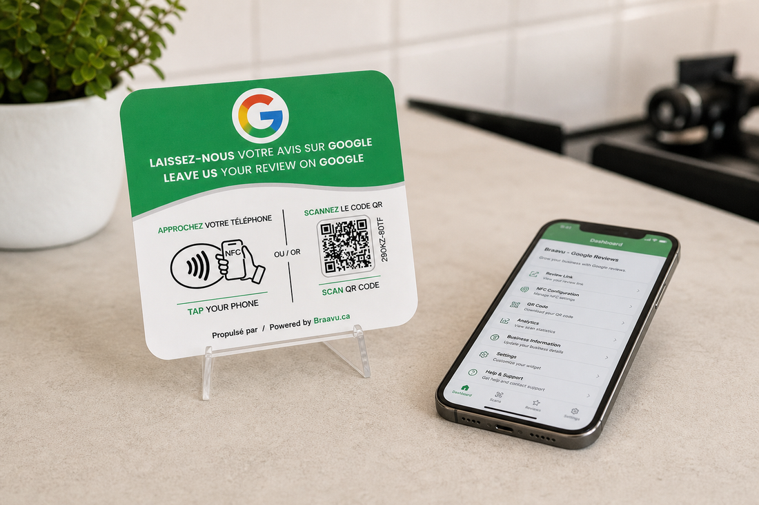 Une plaque d'avis Google Braavu sur le comptoir d'un commerce