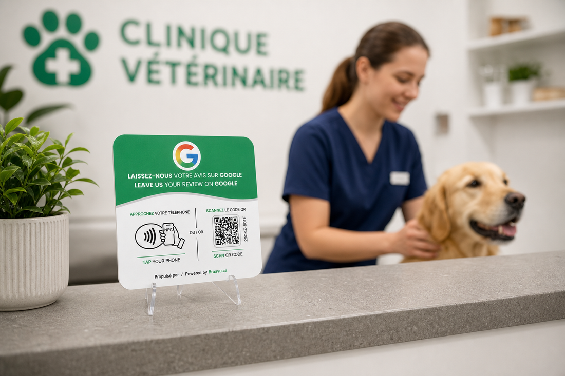 Une plaque d'avis Google Braavu sur le comptoir d'un commerce
